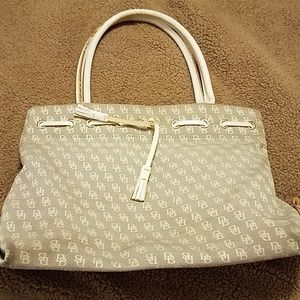 Vintage Dooney and Bourke large tote.